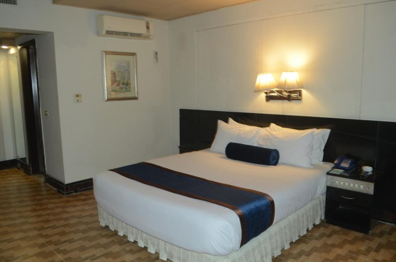 Mulberry Residence Luxury Rooms Islamabad Esterno foto